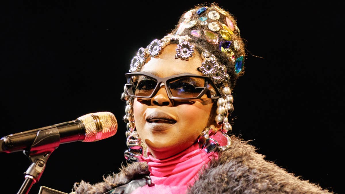 Lauryn Hill Addresses Being Late for Shows: 'Y'all Lucky I Make It on This Blood Ras Stage Every Night'